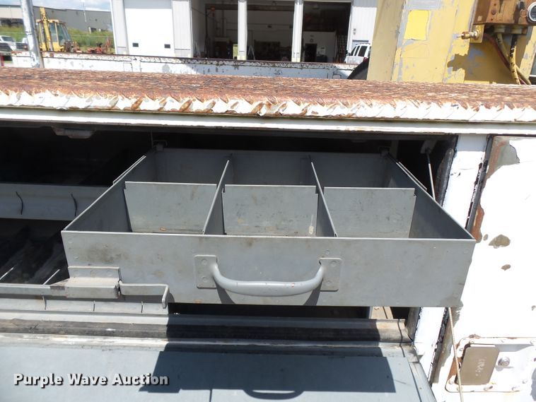 image for item DH3883 1987 Dodge D350  bucket truck