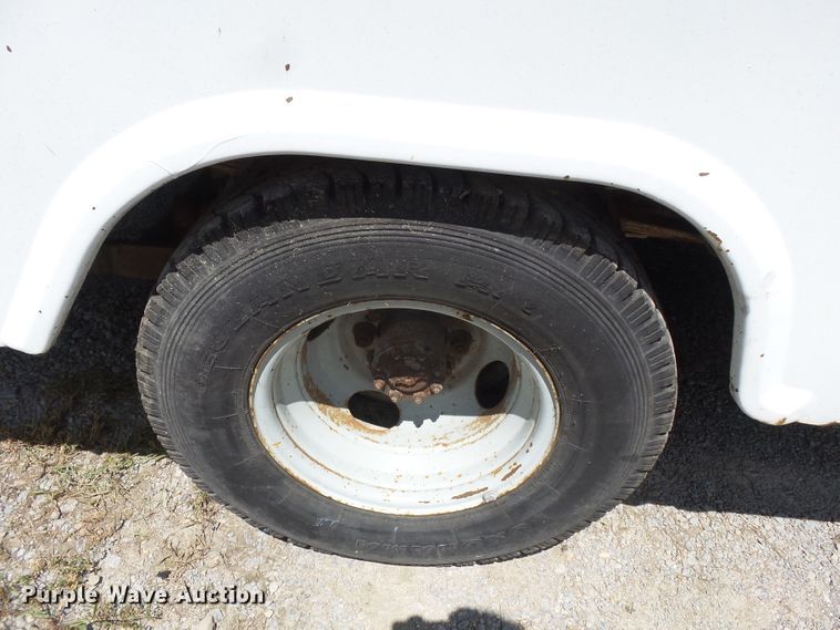 image for item DH3883 1987 Dodge D350  bucket truck