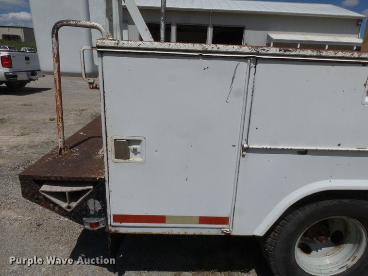 image for item DH3883 1987 Dodge D350  bucket truck