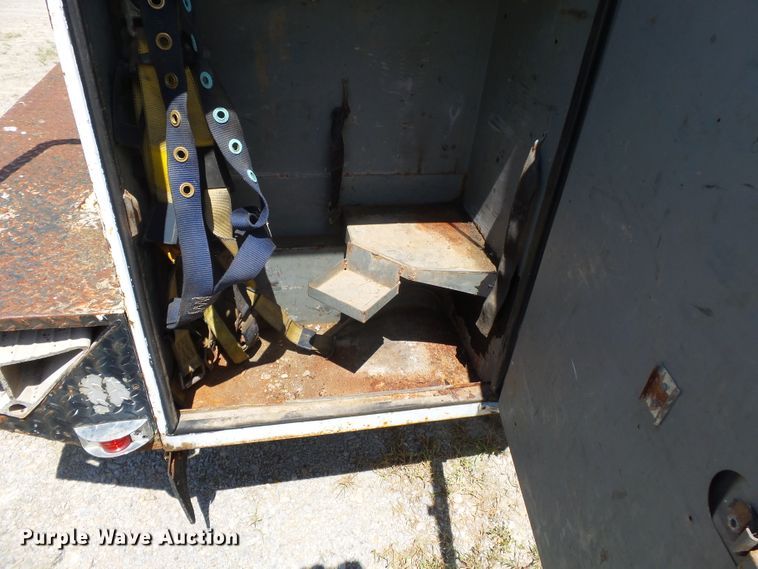 image for item DH3883 1987 Dodge D350  bucket truck