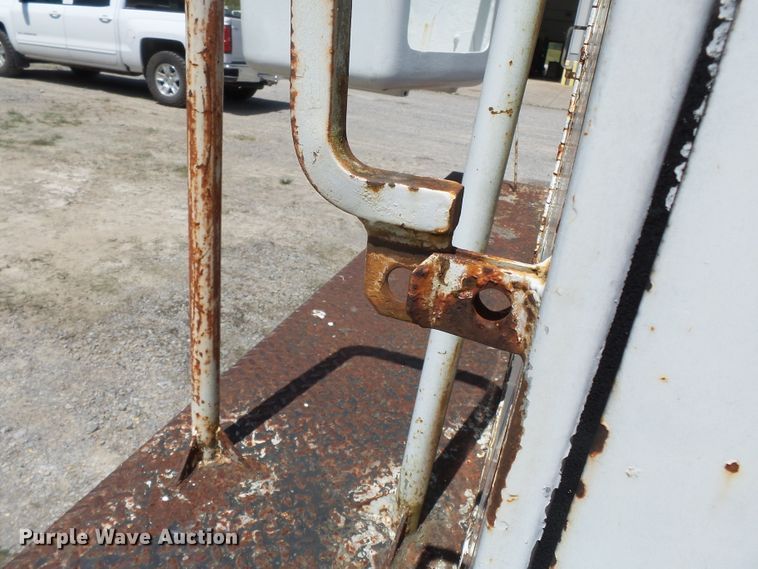 image for item DH3883 1987 Dodge D350  bucket truck