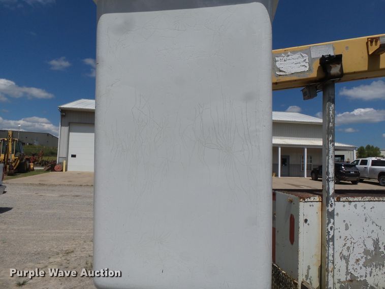 image for item DH3883 1987 Dodge D350  bucket truck