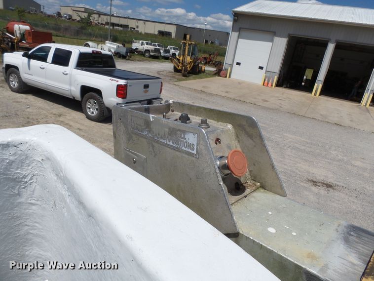 image for item DH3883 1987 Dodge D350  bucket truck