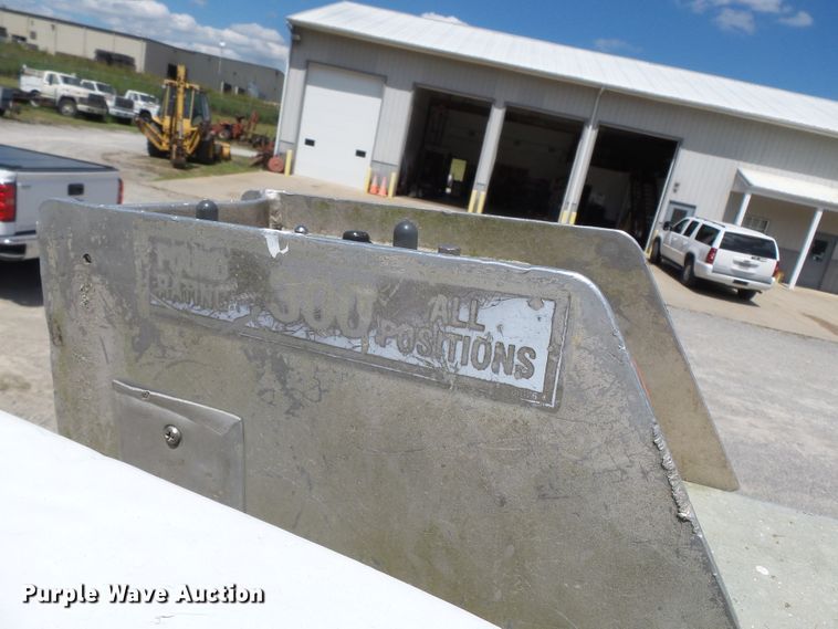 image for item DH3883 1987 Dodge D350  bucket truck