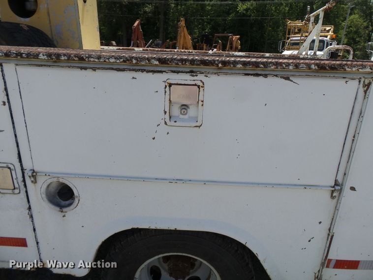 image for item DH3883 1987 Dodge D350  bucket truck