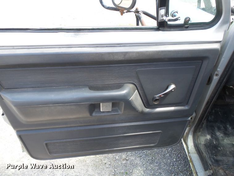 image for item DH3883 1987 Dodge D350  bucket truck