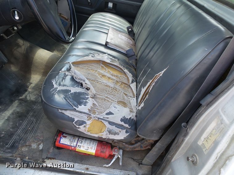 image for item DH3883 1987 Dodge D350  bucket truck