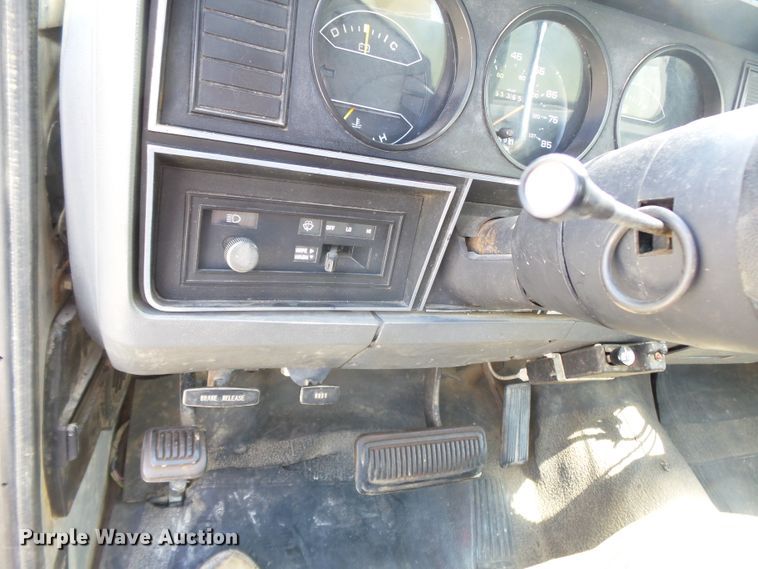 image for item DH3883 1987 Dodge D350  bucket truck