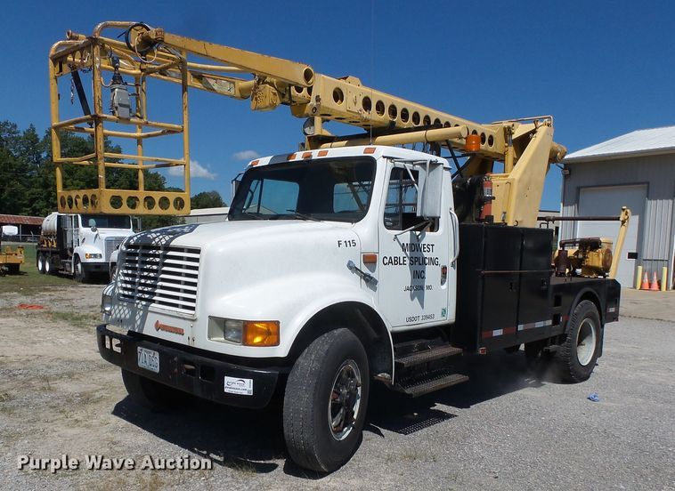 image for item DH3884 1991 International 4600  bucket truck