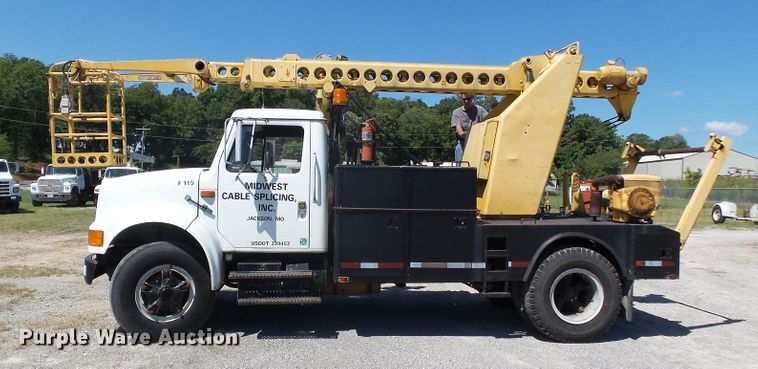 image for item DH3884 1991 International 4600  bucket truck