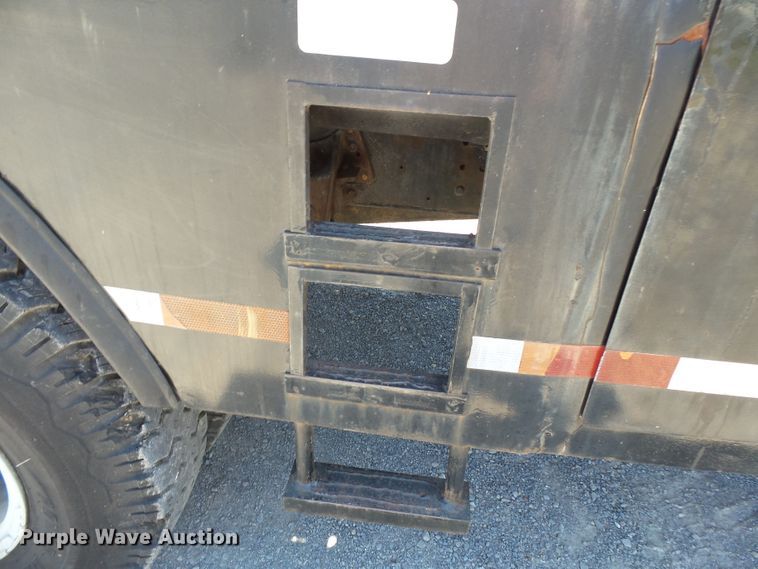 image for item DH3884 1991 International 4600  bucket truck