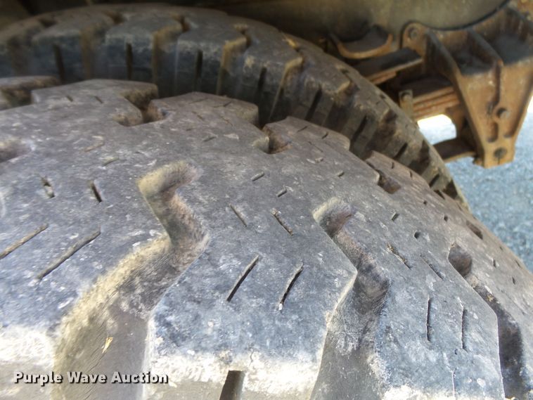 image for item DH3884 1991 International 4600  bucket truck