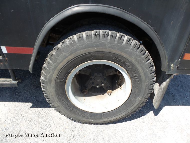 image for item DH3884 1991 International 4600  bucket truck