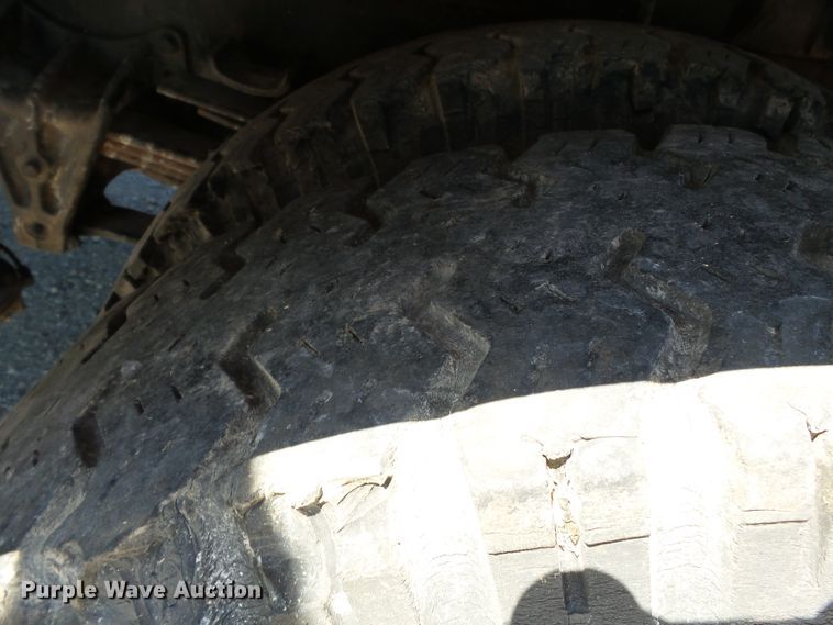 image for item DH3884 1991 International 4600  bucket truck