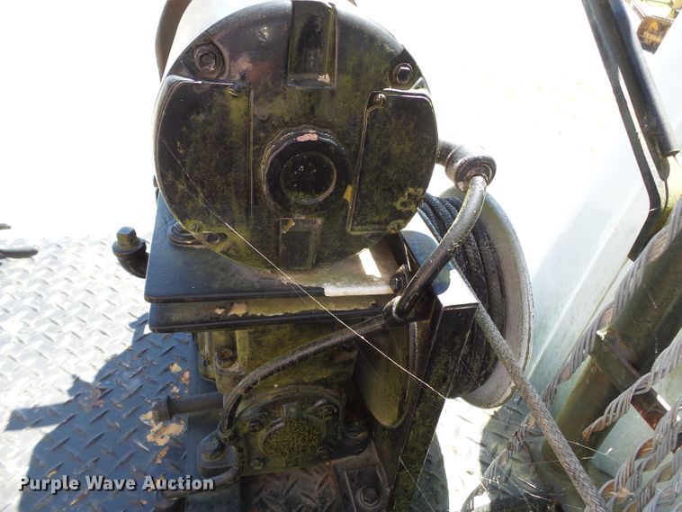 image for item DH3884 1991 International 4600  bucket truck