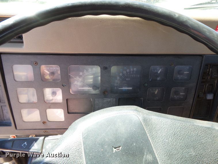 image for item DH3884 1991 International 4600  bucket truck