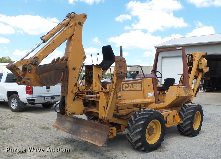 image for item DH3890 1989 Case 760  vibratory cable plow