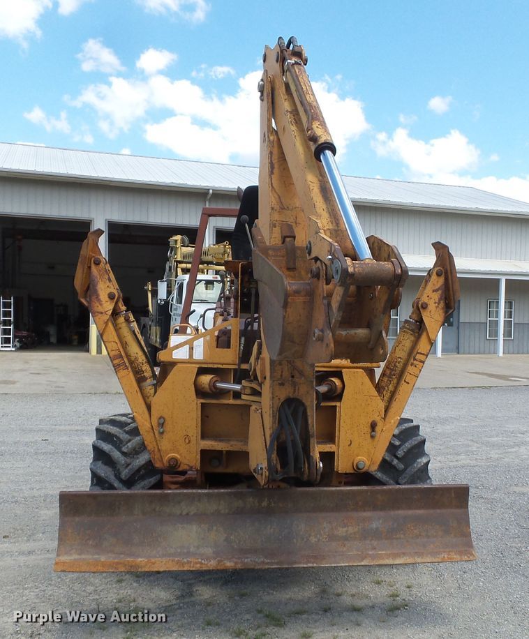 image for item DH3890 1989 Case 760  vibratory cable plow