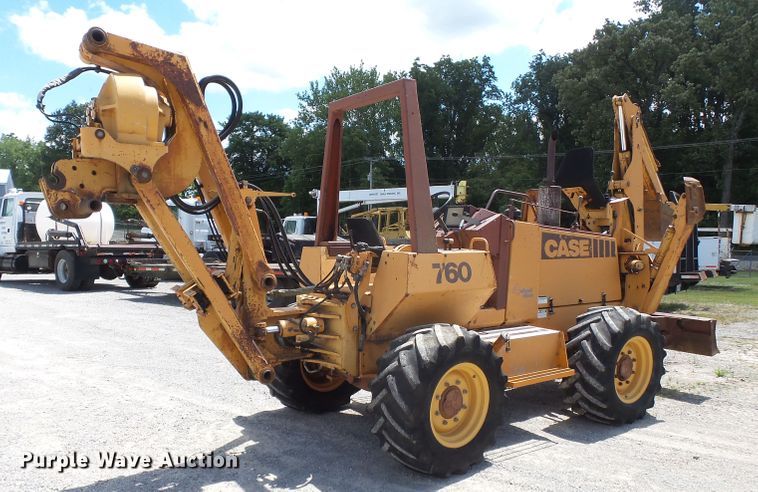 image for item DH3890 1989 Case 760  vibratory cable plow