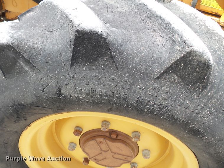 image for item DH3890 1989 Case 760  vibratory cable plow