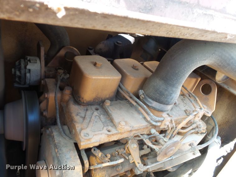 image for item DH3890 1989 Case 760  vibratory cable plow