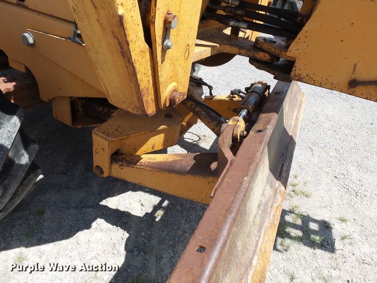 image for item DH3890 1989 Case 760  vibratory cable plow