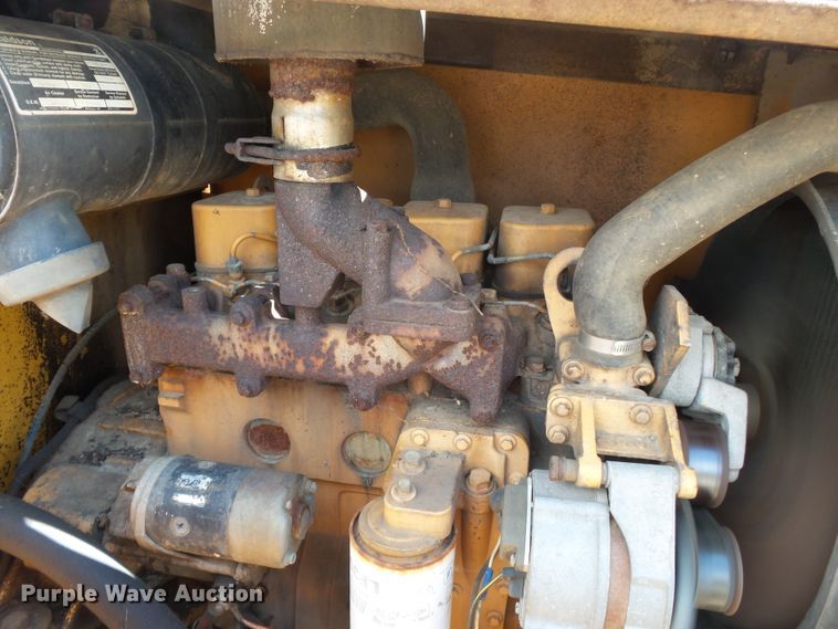 image for item DH3890 1989 Case 760  vibratory cable plow