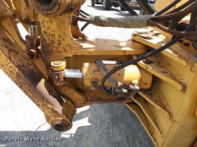 image for item DH3890 1989 Case 760  vibratory cable plow