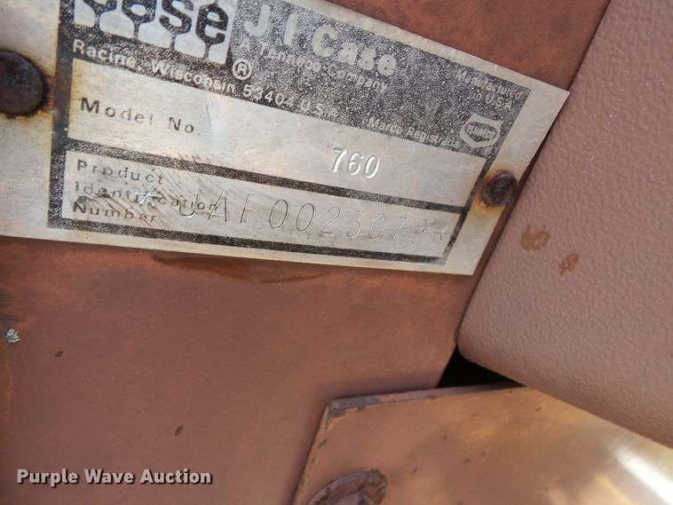 image for item DH3890 1989 Case 760  vibratory cable plow