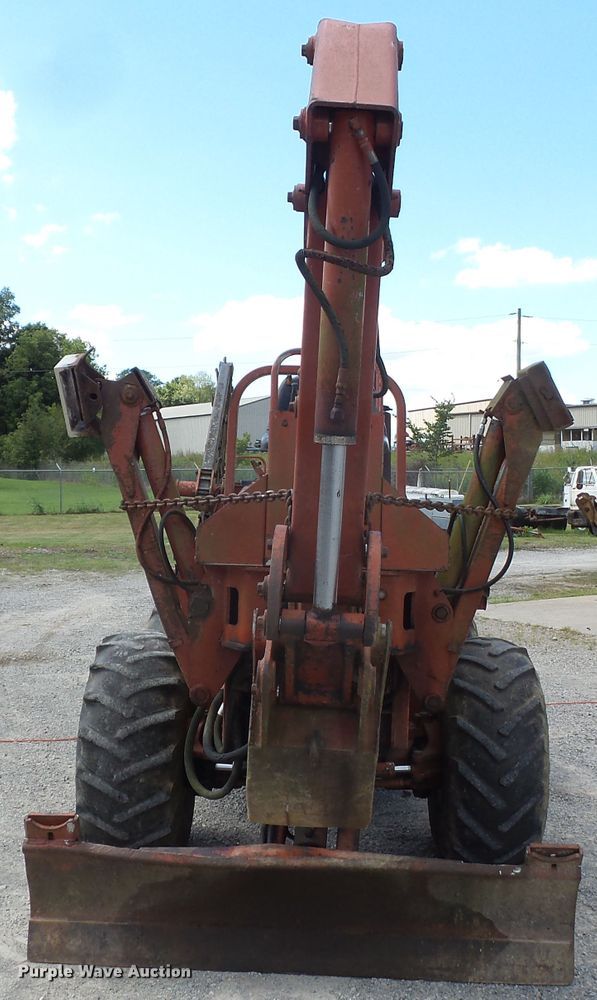 image for item DH3891 Ditch Witch 6510  trencher