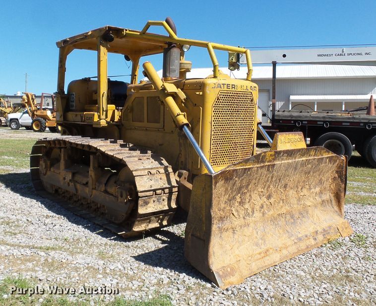 image for item DH3893 1975 Caterpillar D6C  dozer