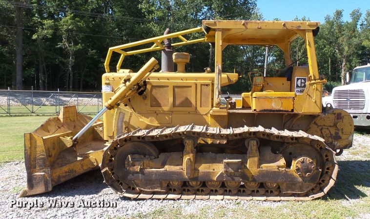 image for item DH3893 1975 Caterpillar D6C  dozer