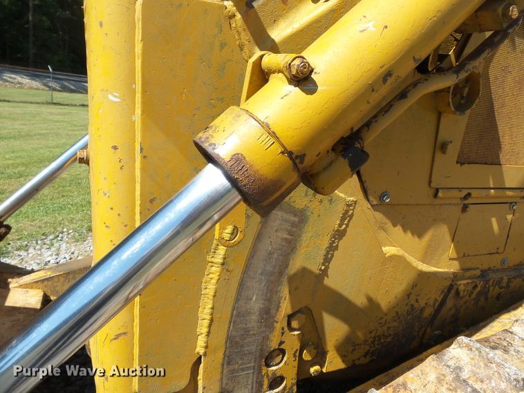 image for item DH3893 1975 Caterpillar D6C  dozer