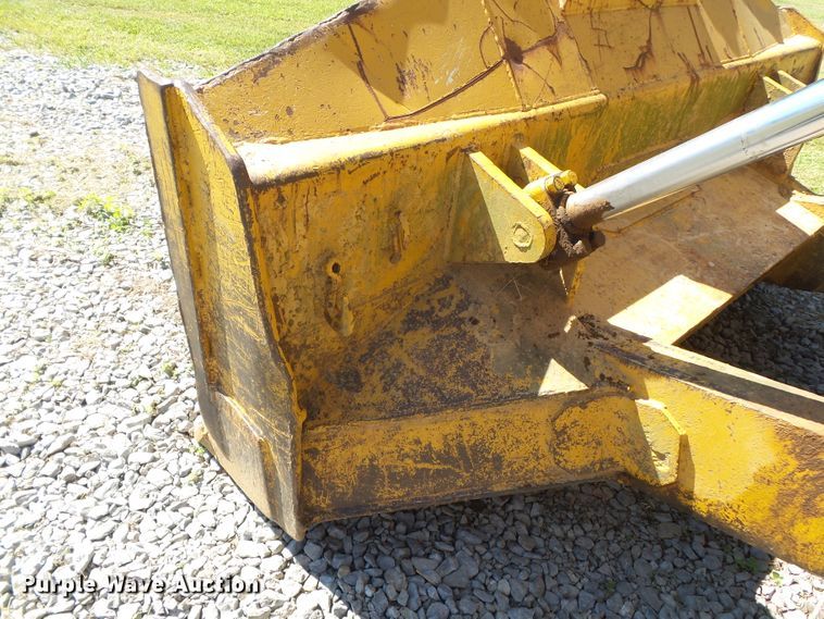image for item DH3893 1975 Caterpillar D6C  dozer