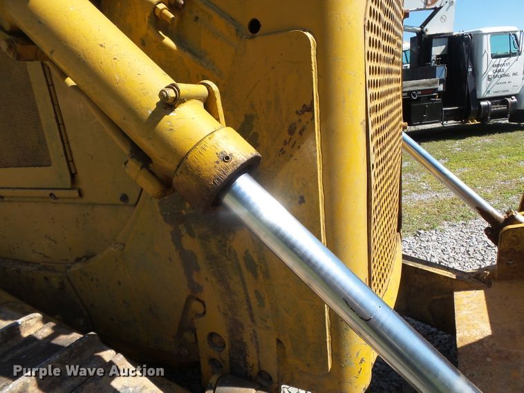 image for item DH3893 1975 Caterpillar D6C  dozer