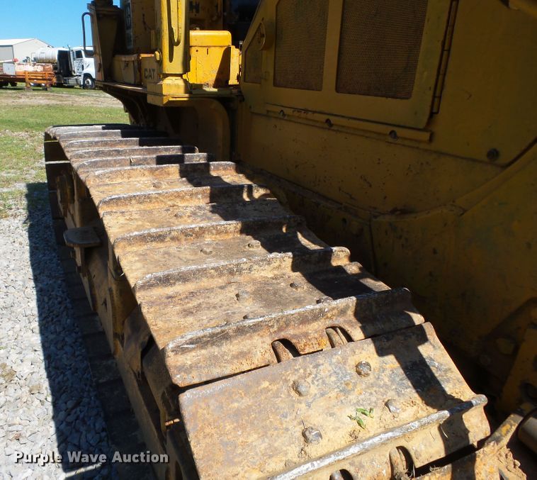 image for item DH3893 1975 Caterpillar D6C  dozer