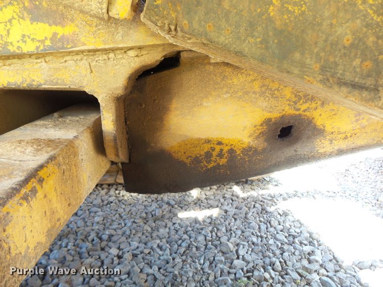image for item DH3893 1975 Caterpillar D6C  dozer