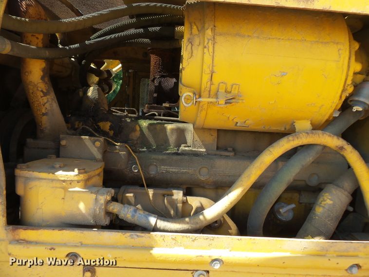 image for item DH3893 1975 Caterpillar D6C  dozer