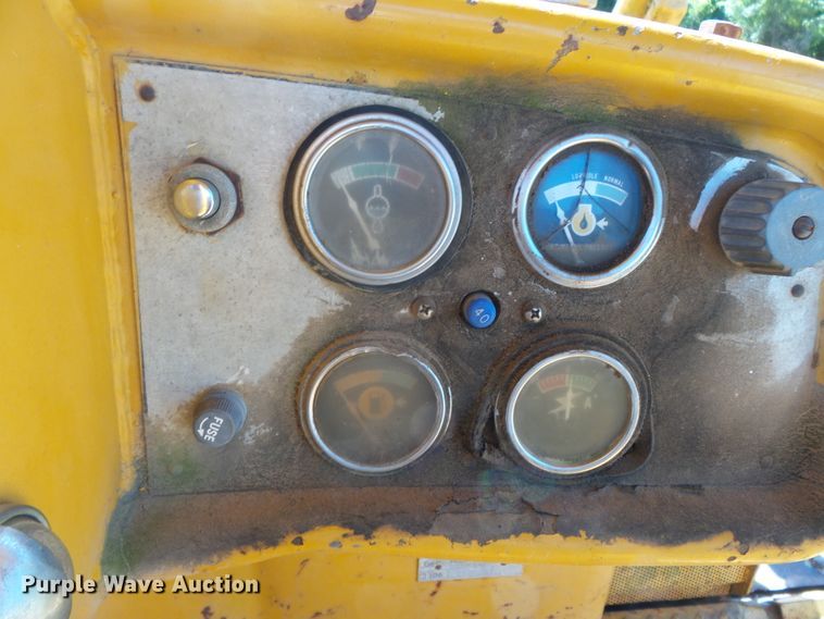 image for item DH3893 1975 Caterpillar D6C  dozer