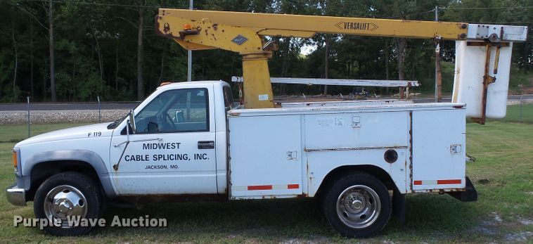 image for item DH3894 1994 GMC C4500  bucket truck