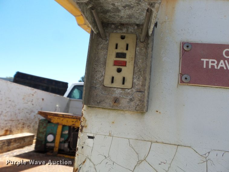 image for item DH3894 1994 GMC C4500  bucket truck