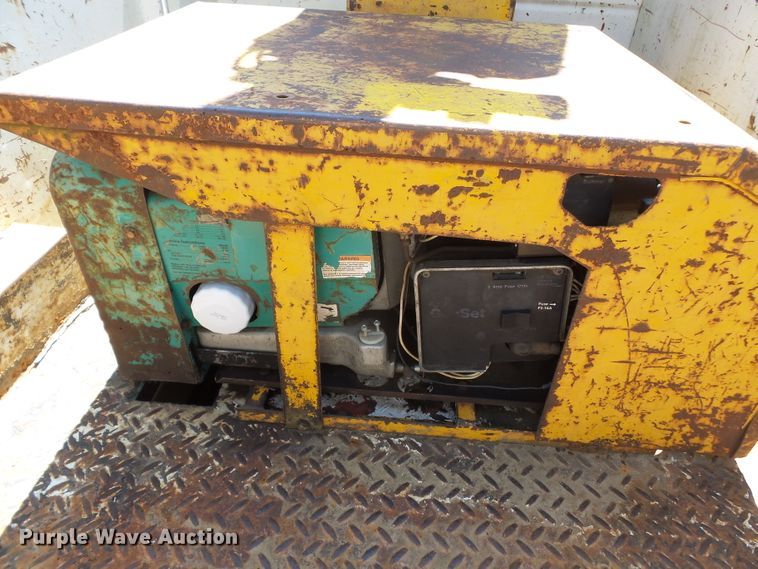 image for item DH3894 1994 GMC C4500  bucket truck