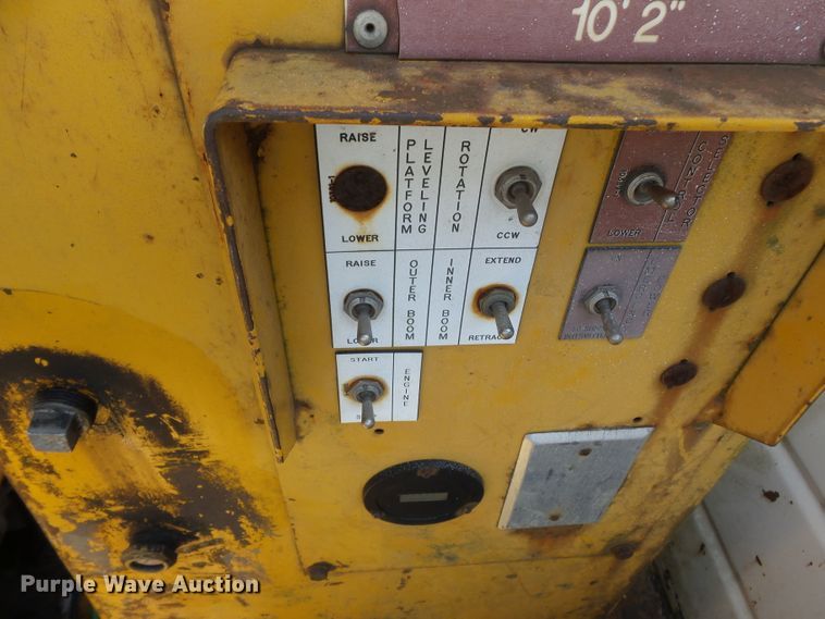 image for item DH3894 1994 GMC C4500  bucket truck