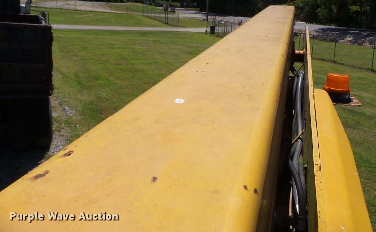 image for item DH3894 1994 GMC C4500  bucket truck