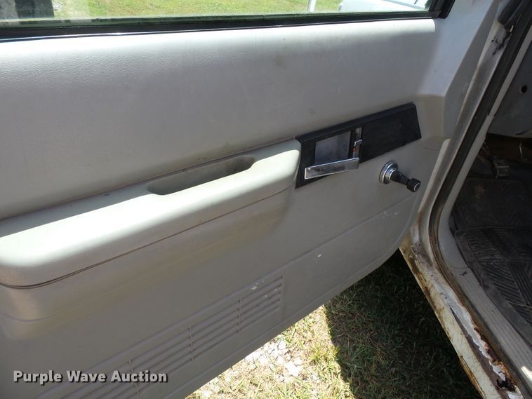 image for item DH3894 1994 GMC C4500  bucket truck