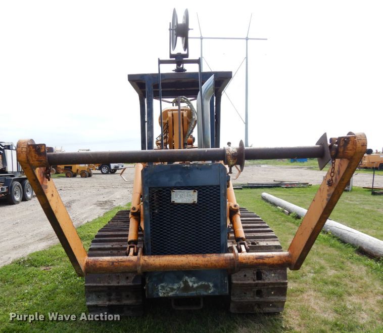 image for item DH6555 1978 Case 475  cable plow