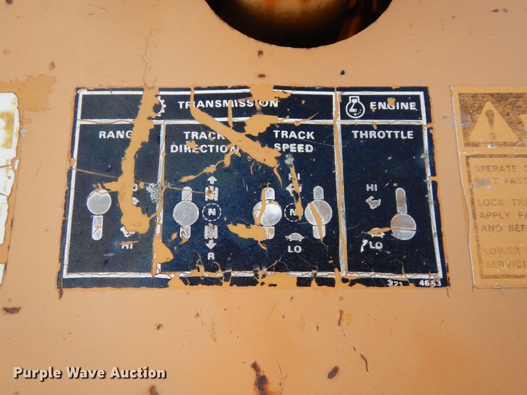 image for item DH6555 1978 Case 475  cable plow