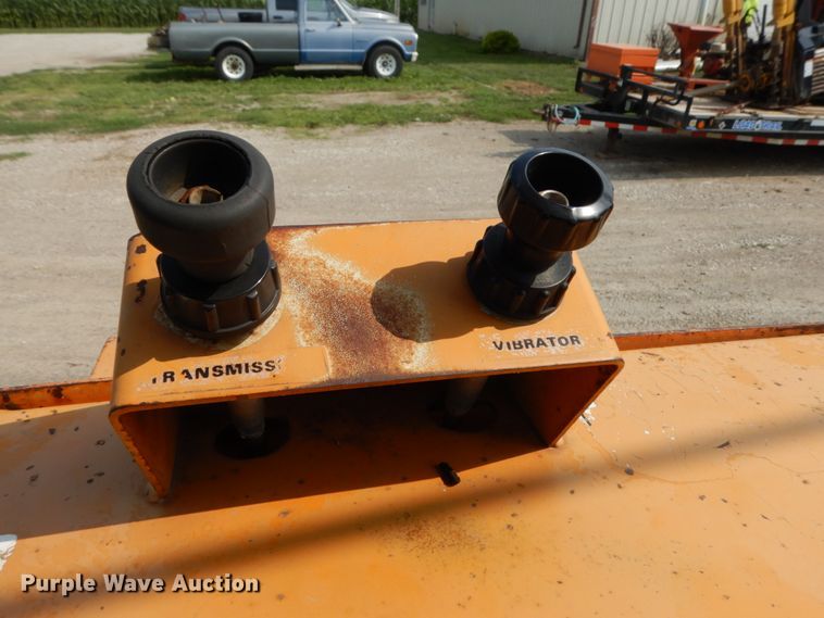 image for item DH6555 1978 Case 475  cable plow