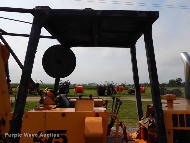 image for item DH6555 1978 Case 475  cable plow