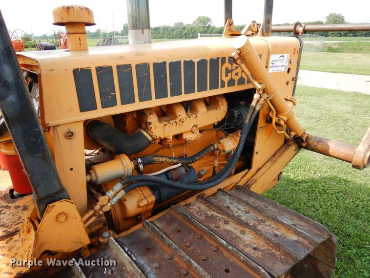 image for item DH6555 1978 Case 475  cable plow